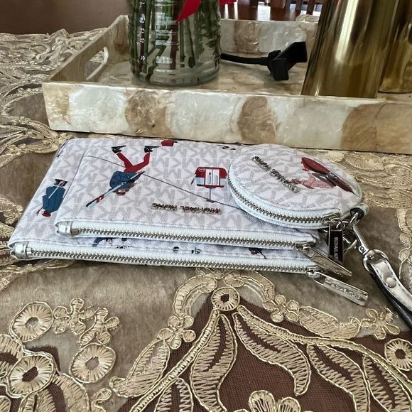 Michael Kors trio wristlet - Picture 6 of 9